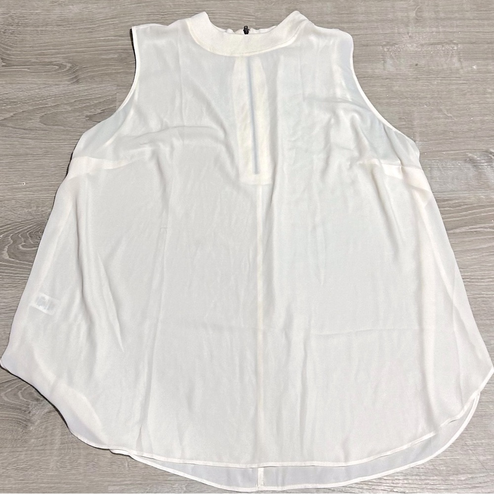 ❤️3/$15❤️LOFT Off White Tank Top Size 22